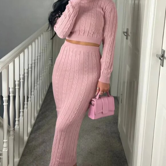 2 piece knitted coord set skirt and cropped baggy top - Picture 2 of 5